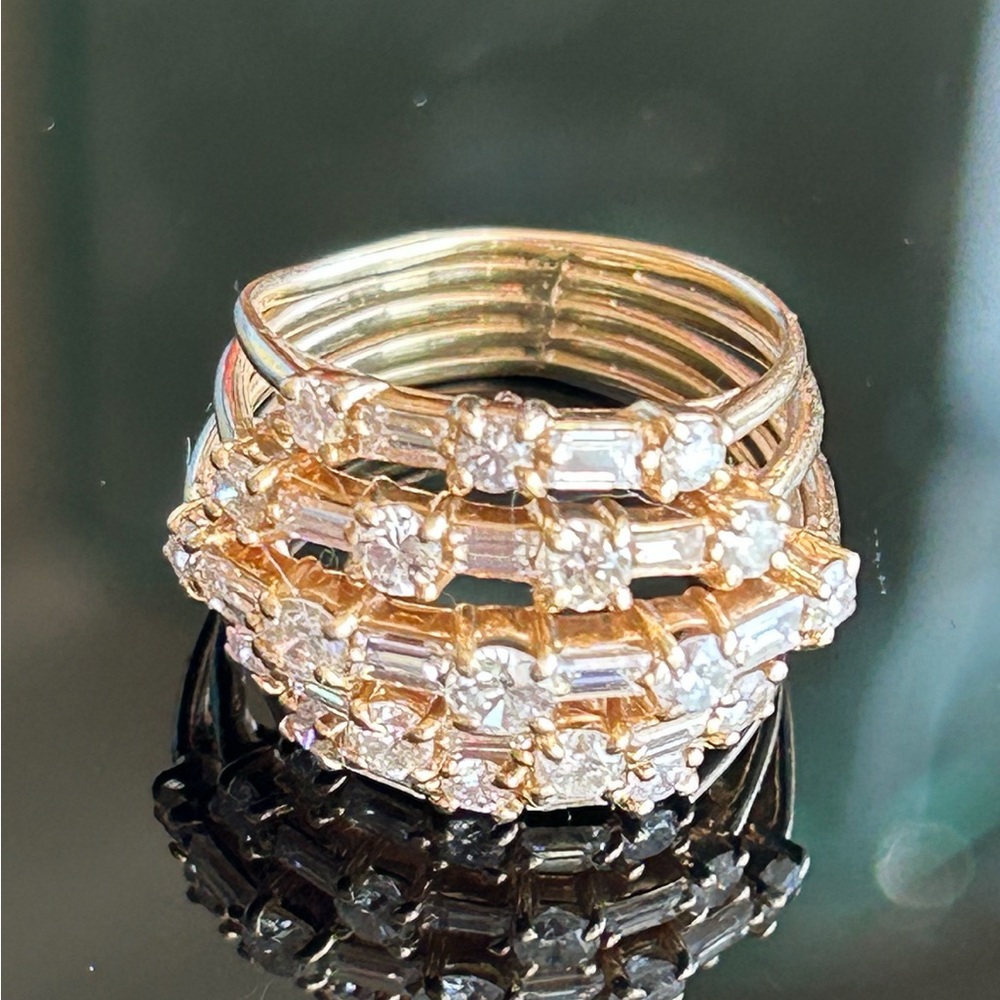 14k Yellow Gold Round Brilliant Cut Diamonds Ring